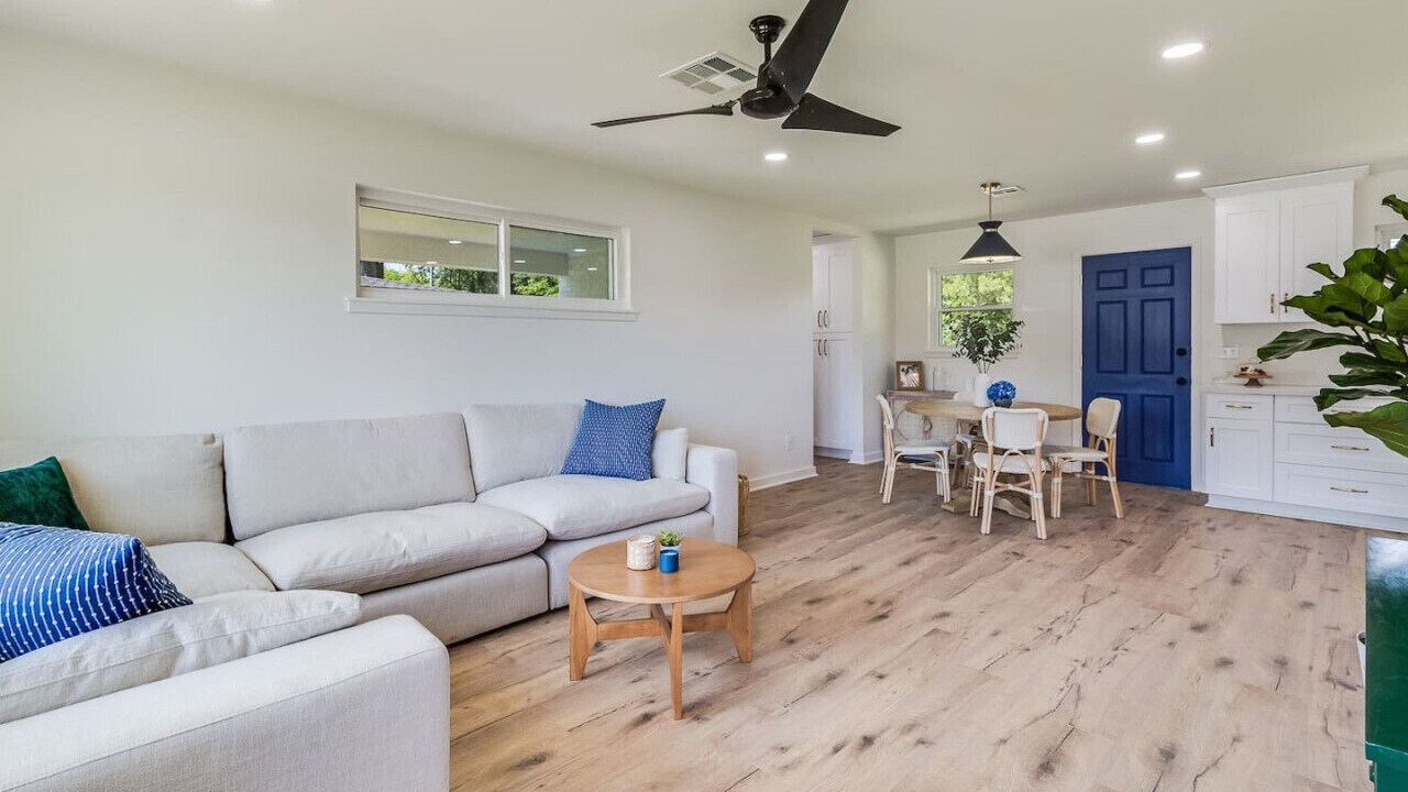 Photo of Livingroom in Lafayette