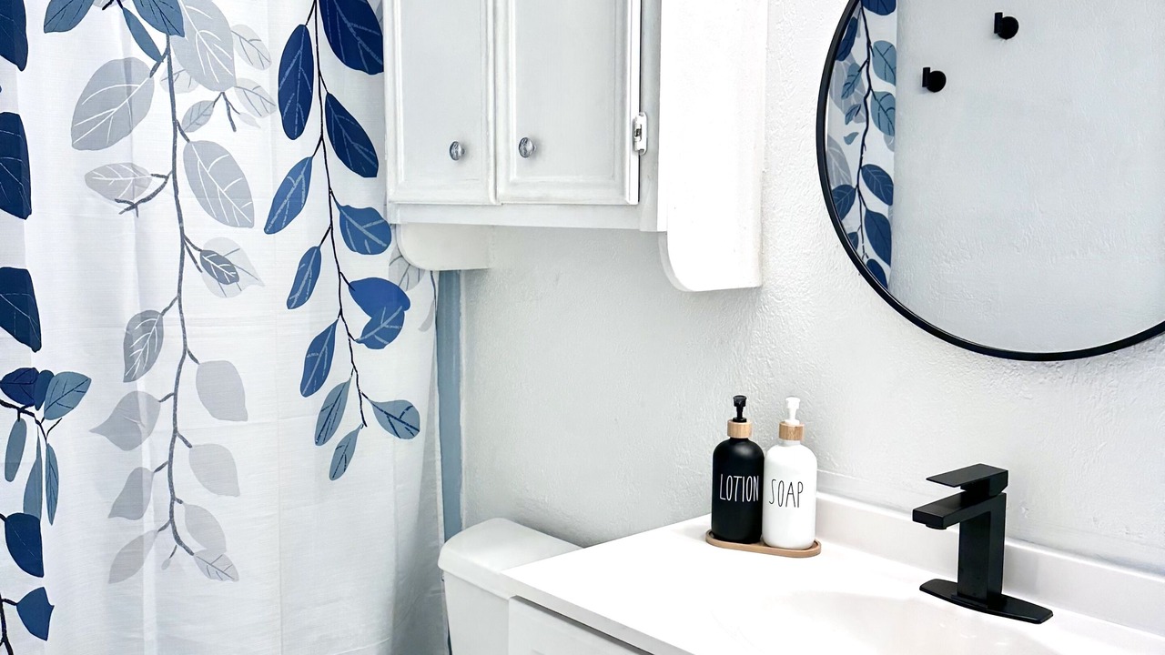 Photo of Bathroom in Point Venture