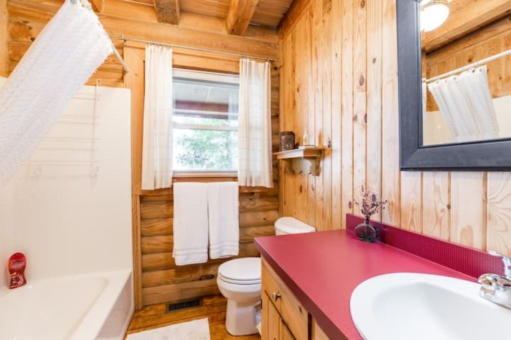 Photo of Bathroom in Lynn