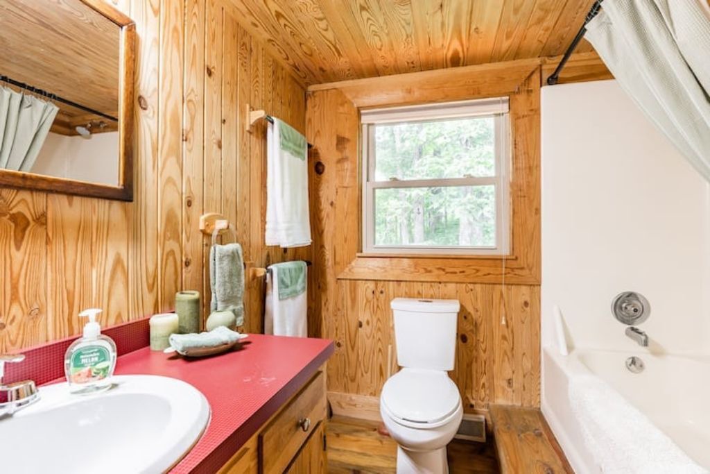Photo of Bathroom in Lynn