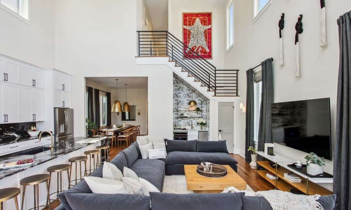 Photo of Livingroom in Lower Garden District