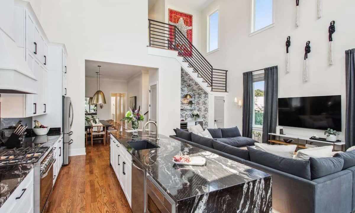 Photo of Livingroom in Lower Garden District