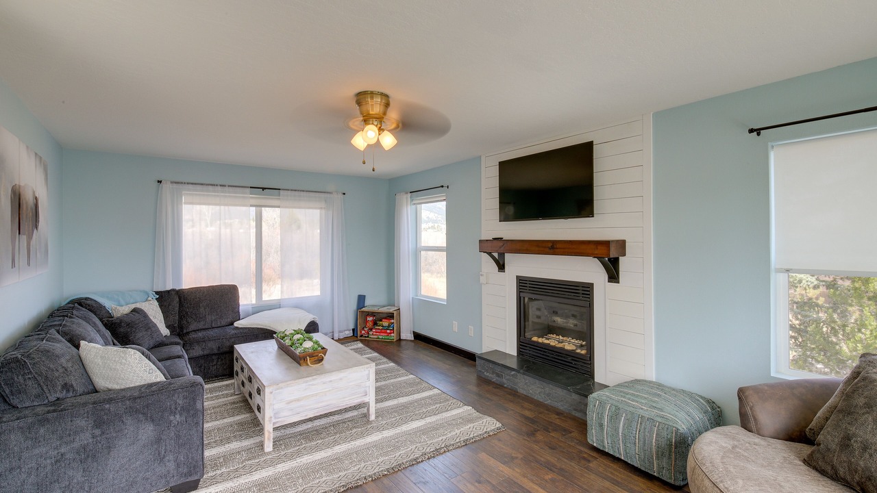 Photo of Livingroom in Victor