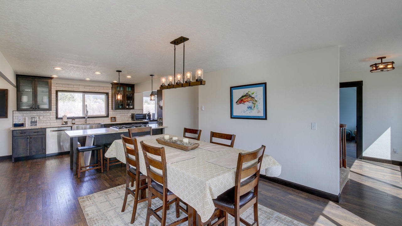 Photo of Others in Victor