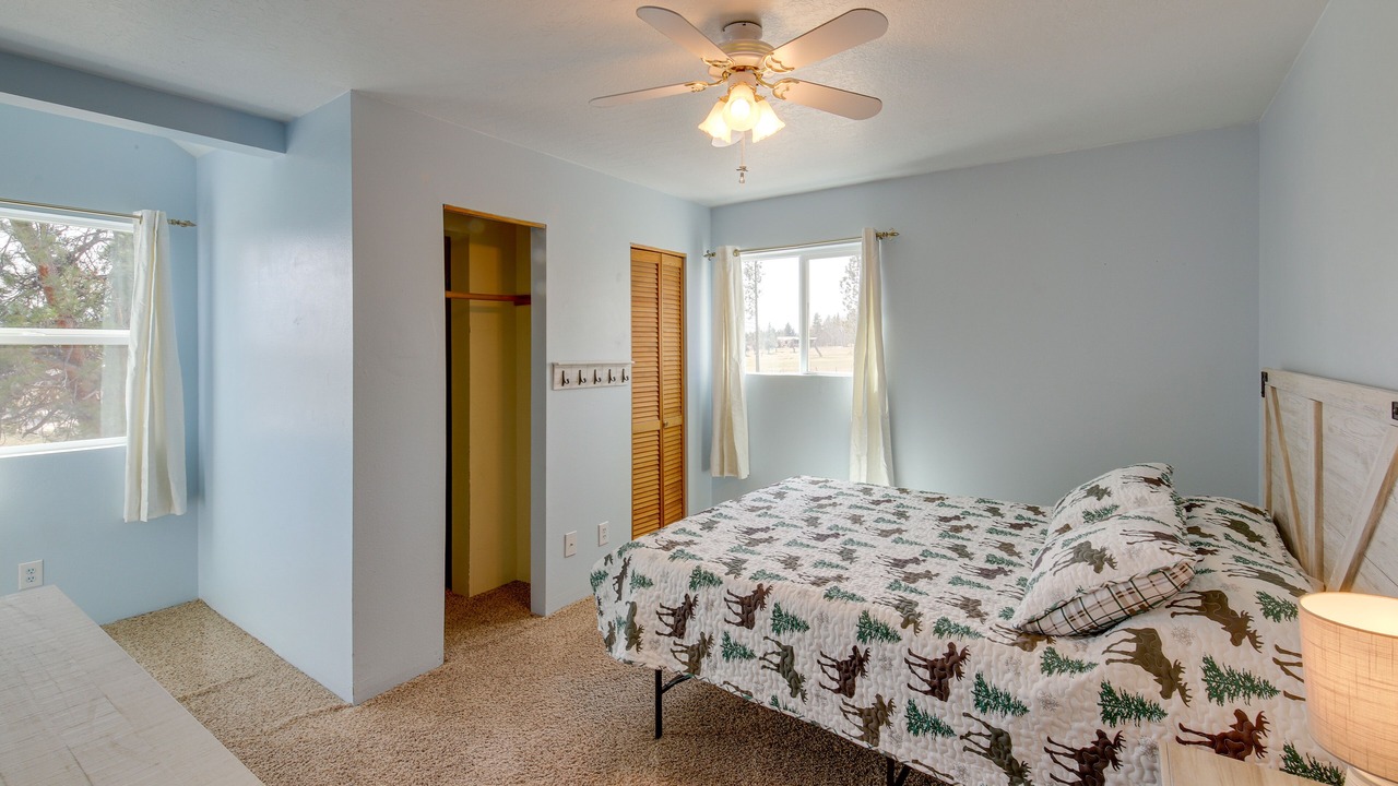 Photo of Others in Victor