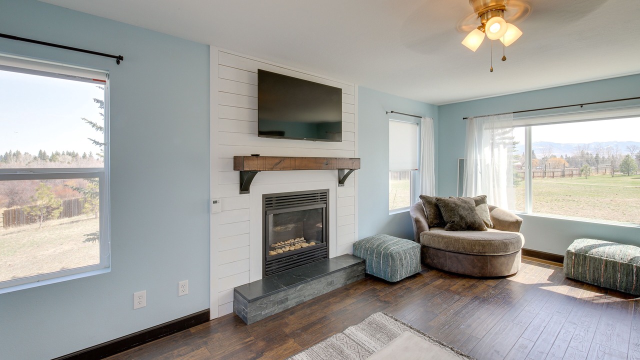 Photo of Livingroom in Victor