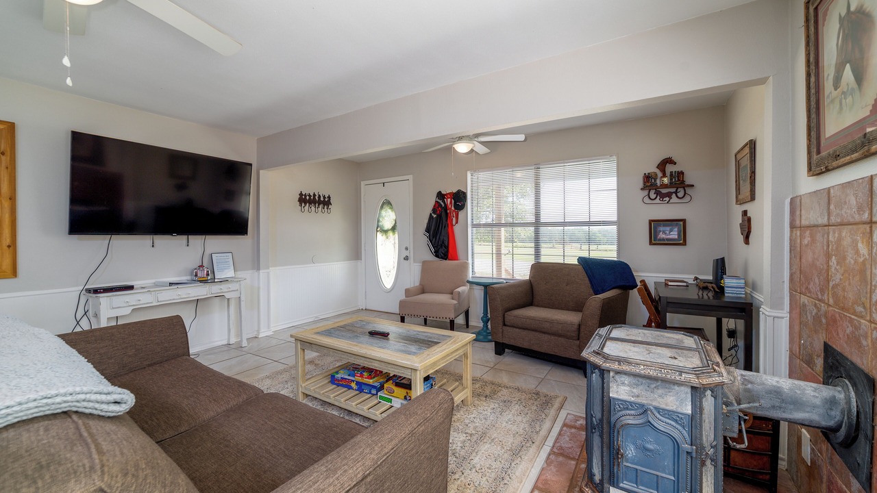 Photo of Livingroom in Canton