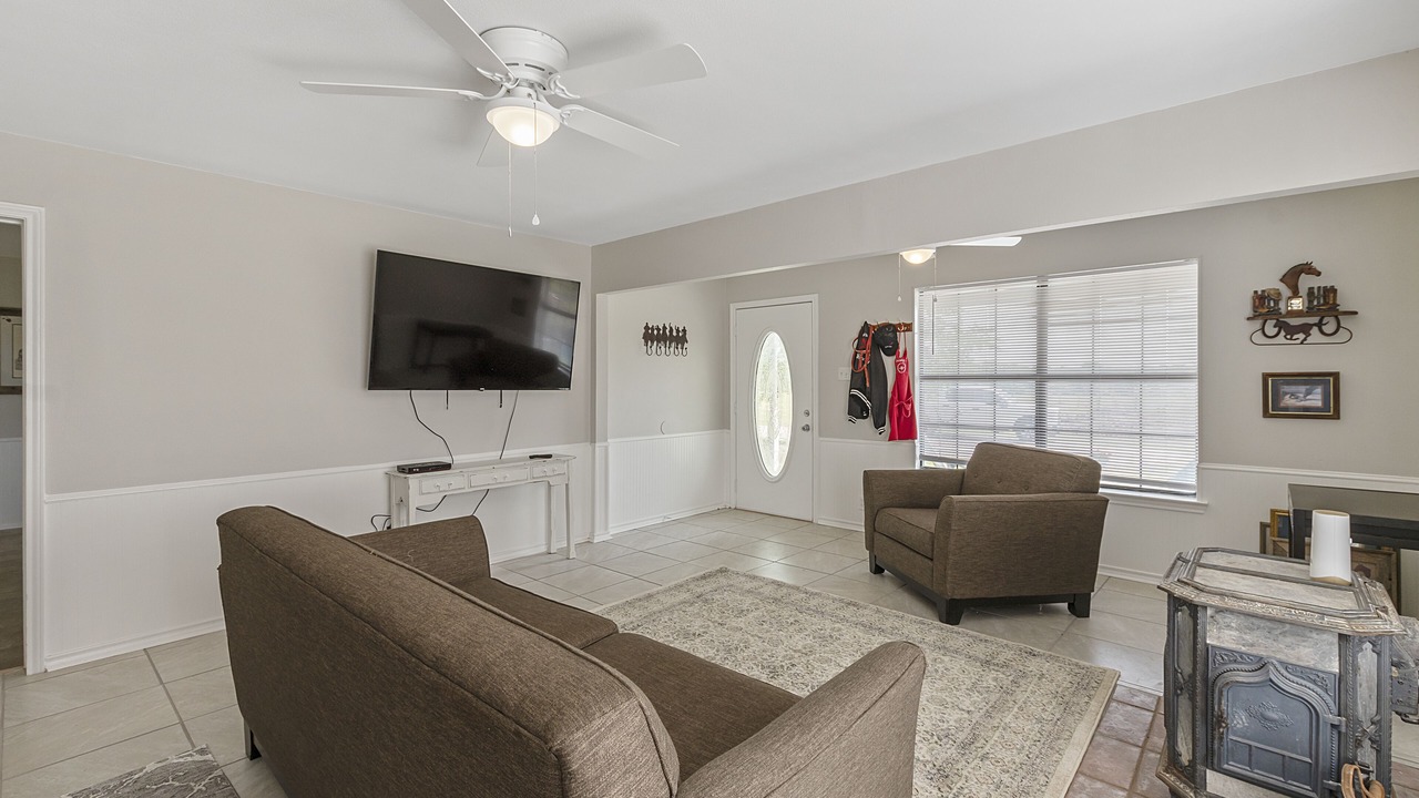 Photo of Livingroom in Canton