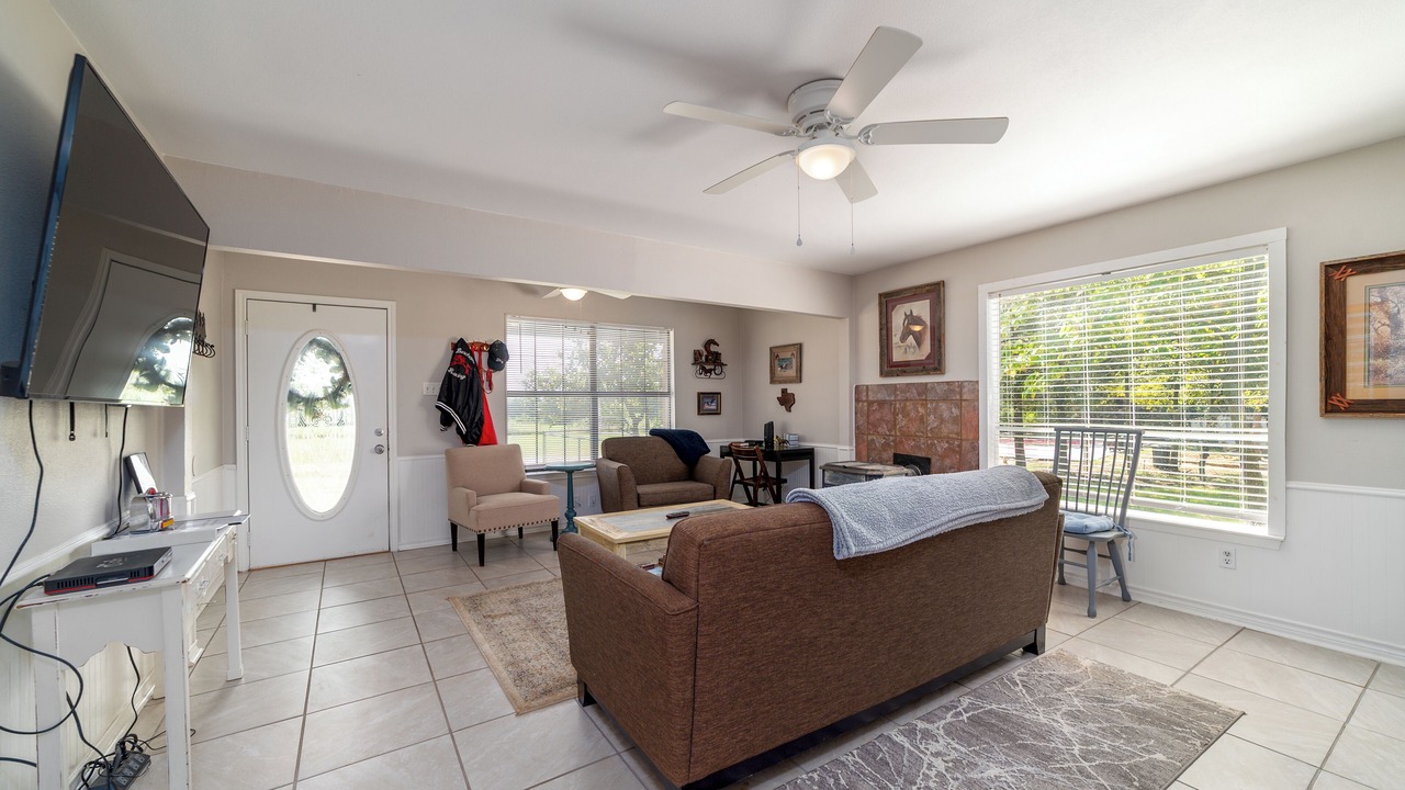 Photo of Livingroom in Canton