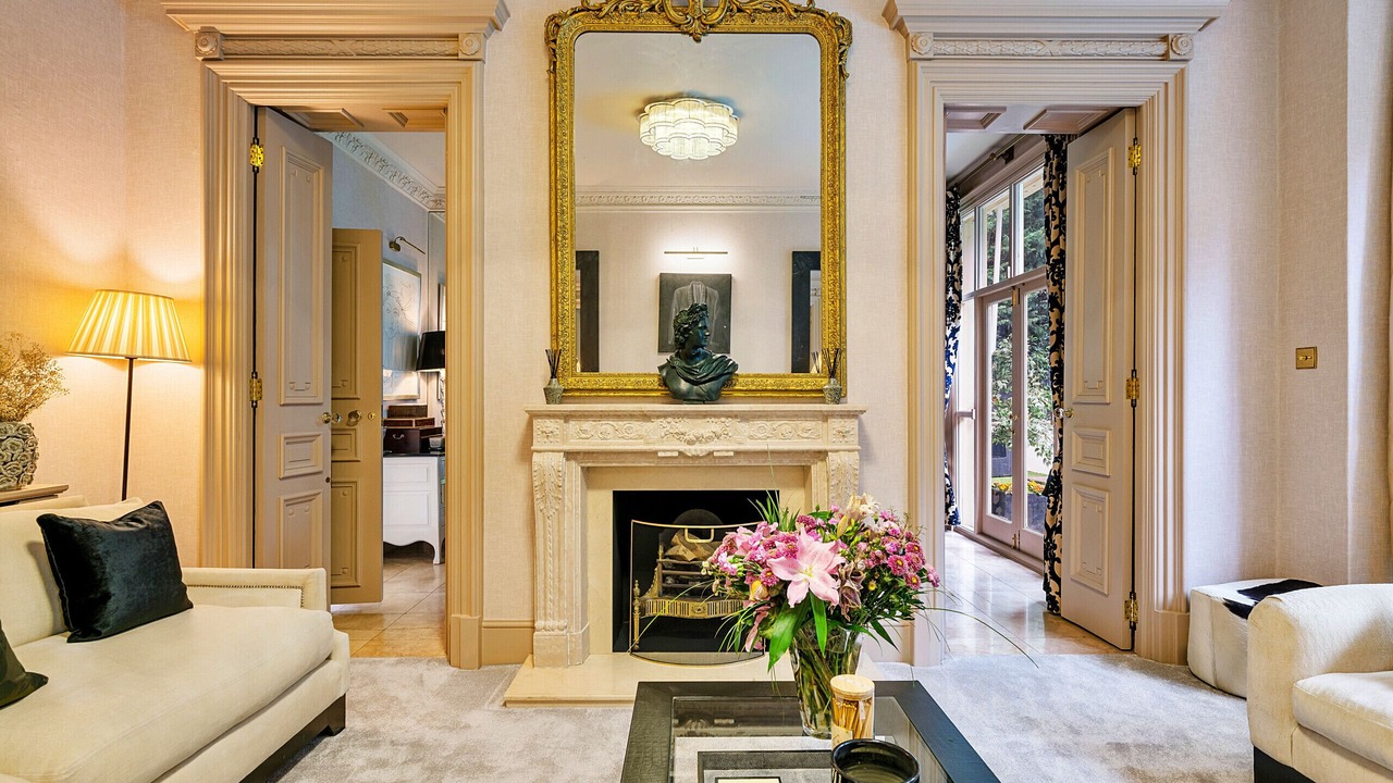 Photo of Livingroom in Frognal and Fitzjohns