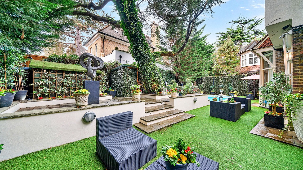 Photo of Patio Balcony in Frognal and Fitzjohns