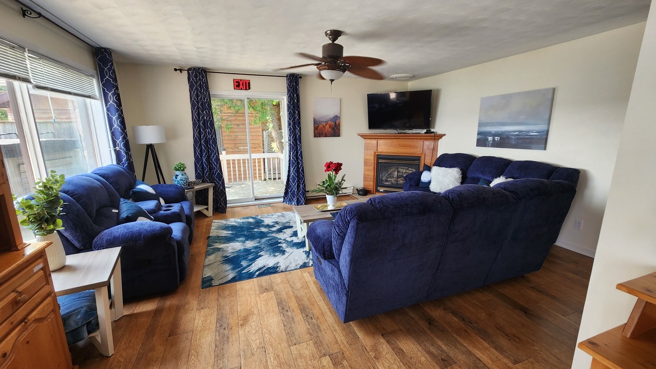 Photo of Livingroom in Colpoys Bay