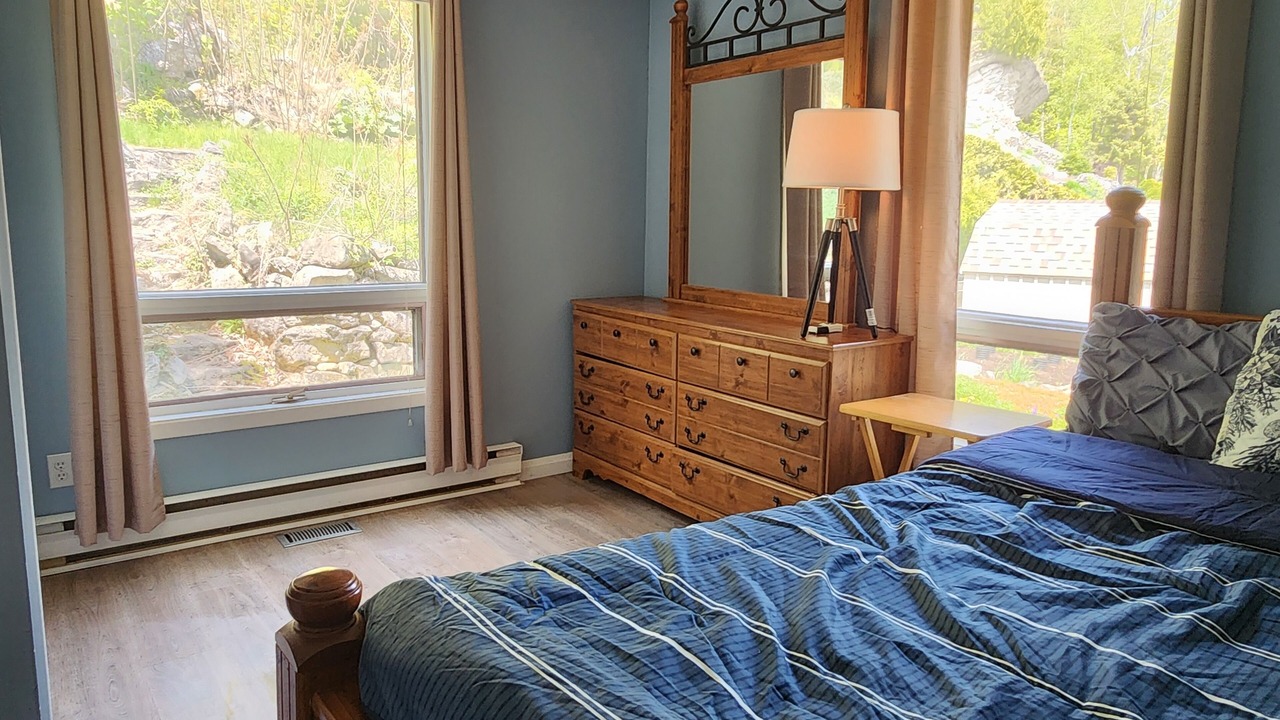 Photo of Bedroom in Colpoys Bay