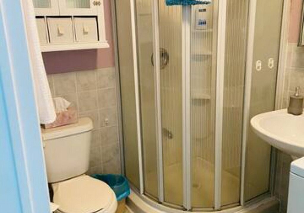 Photo of Bathroom in Colpoys Bay