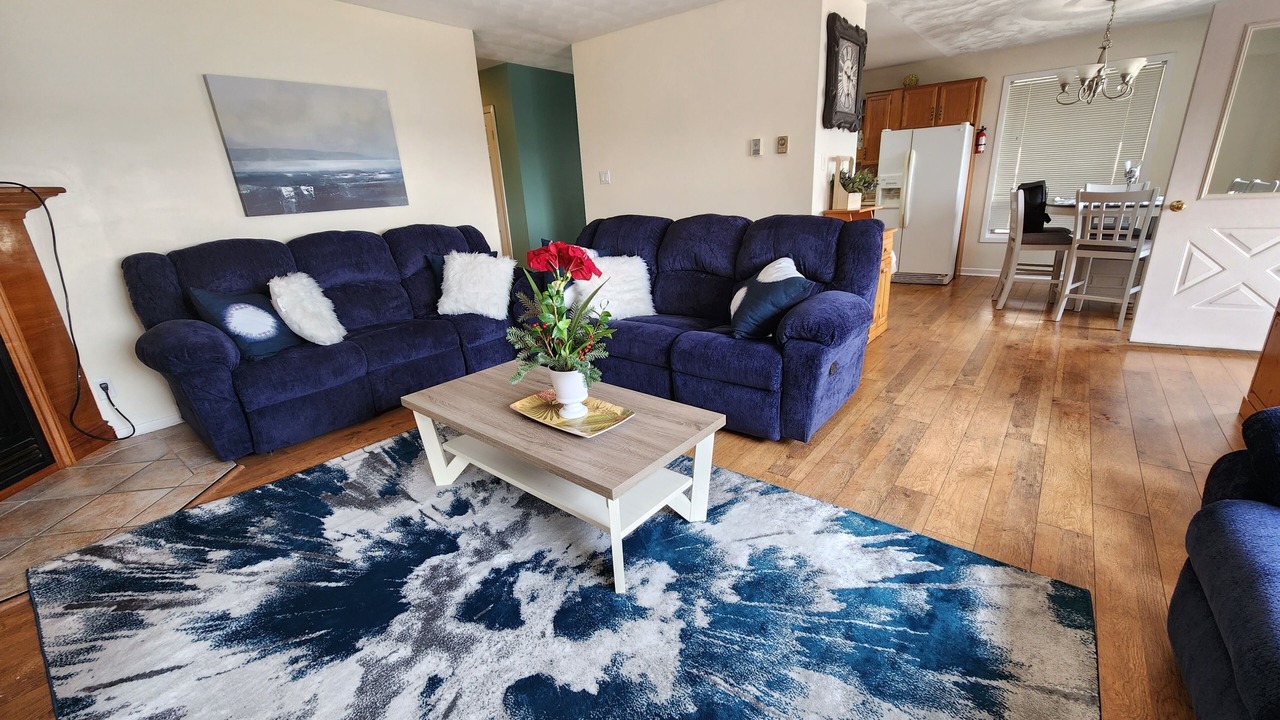 Photo of Livingroom in Colpoys Bay