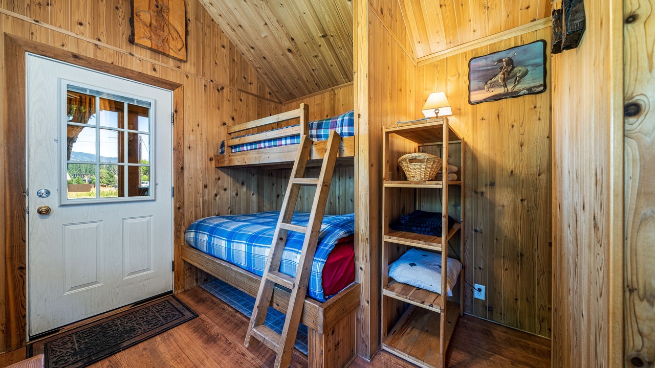 Photo of Bedroom in Northport