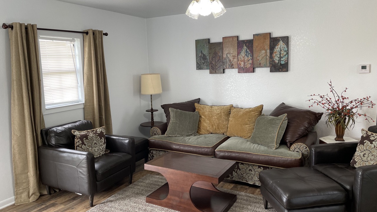 Photo of Livingroom in Elm Mott