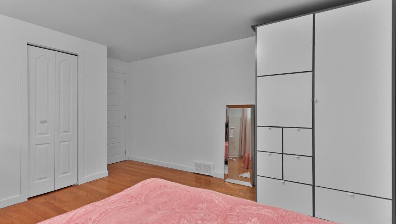 Photo of Bedroom in Saint-Hubert