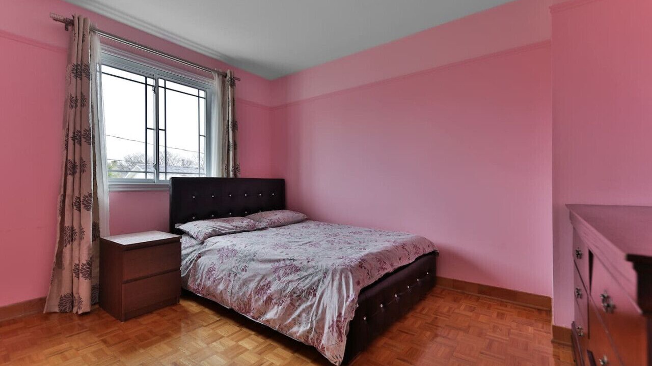 Photo of Bedroom in Saint-Hubert