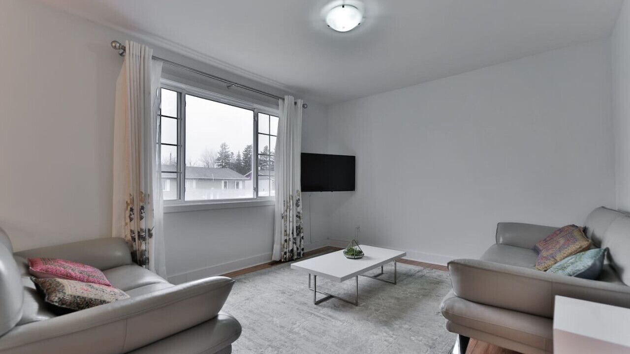Photo of Livingroom in Saint-Hubert