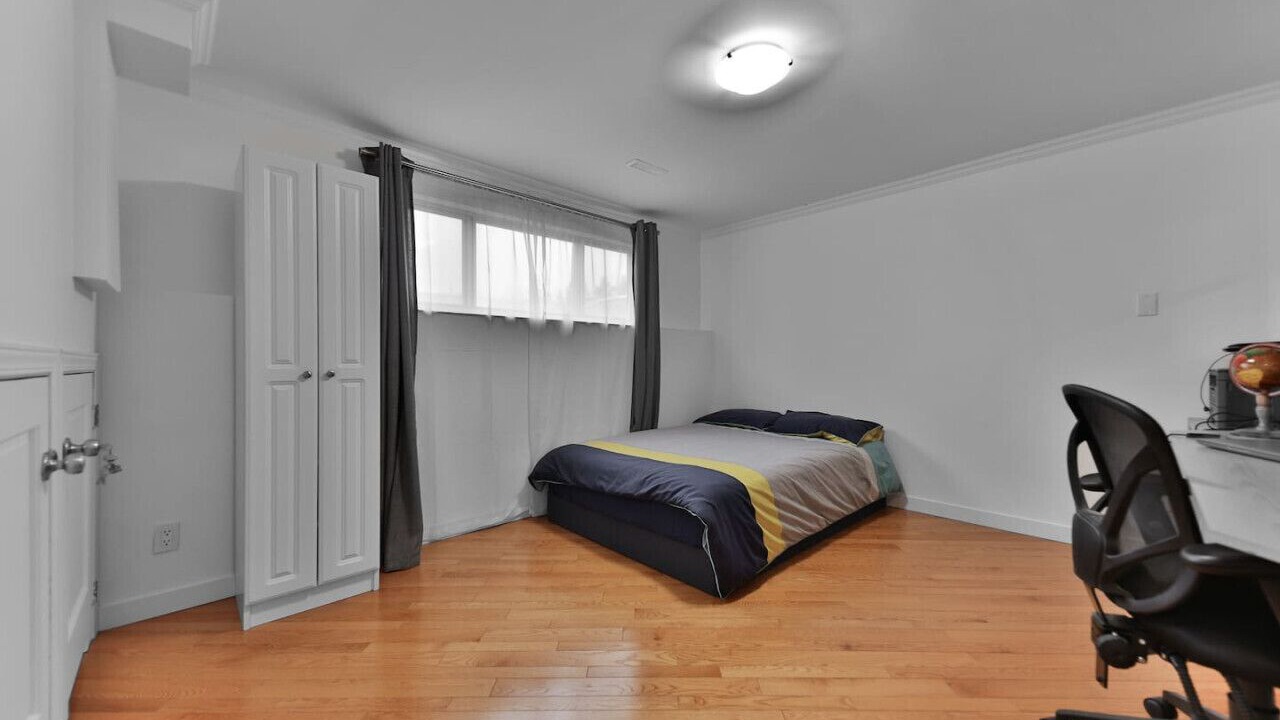 Photo of Bedroom in Saint-Hubert
