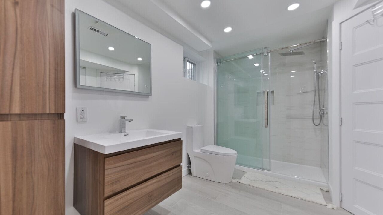 Photo of Bathroom in Saint-Hubert