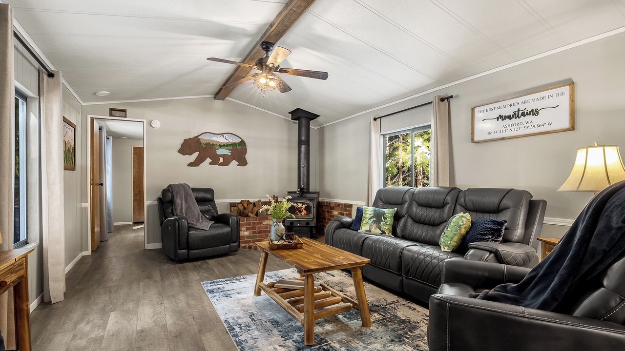 Photo of Livingroom in Ashford
