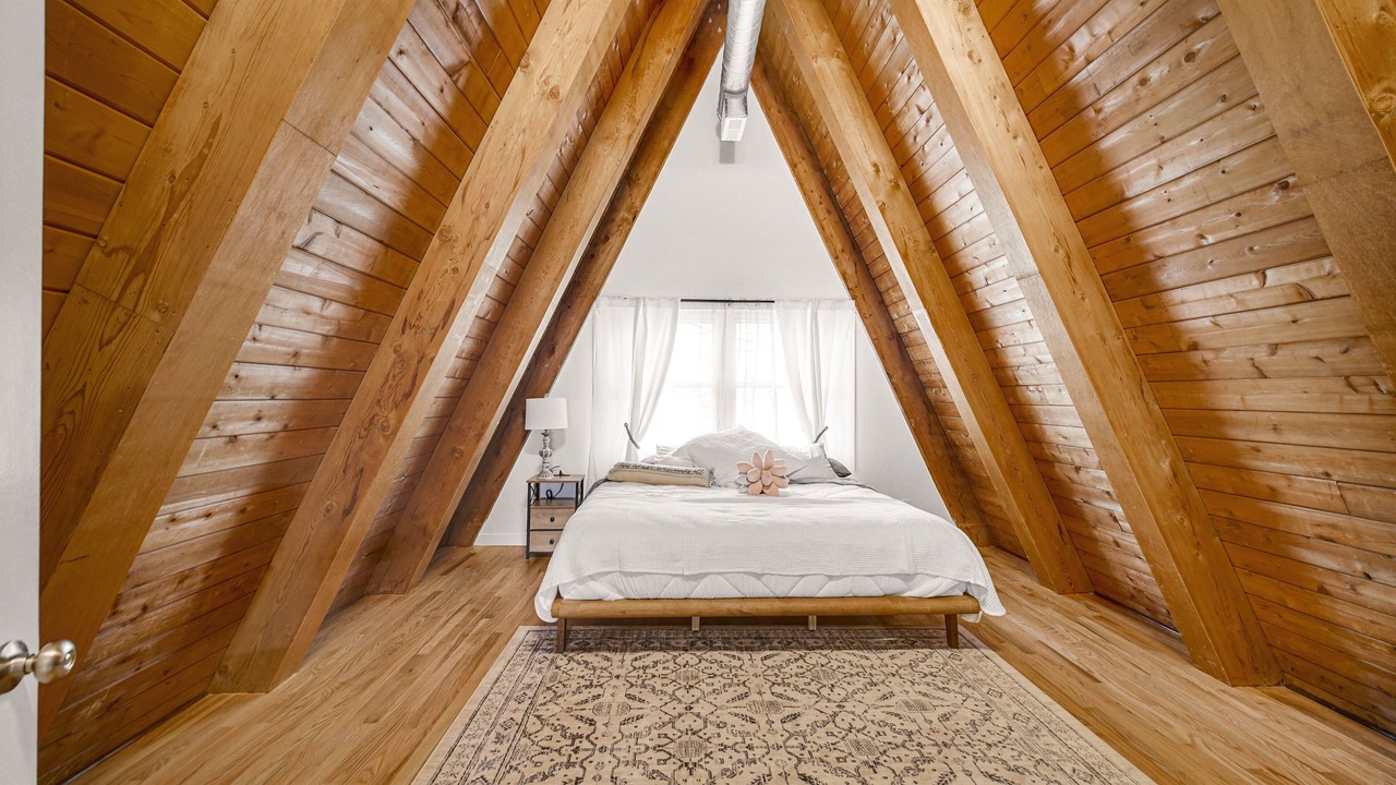Photo of Bedroom in Culver