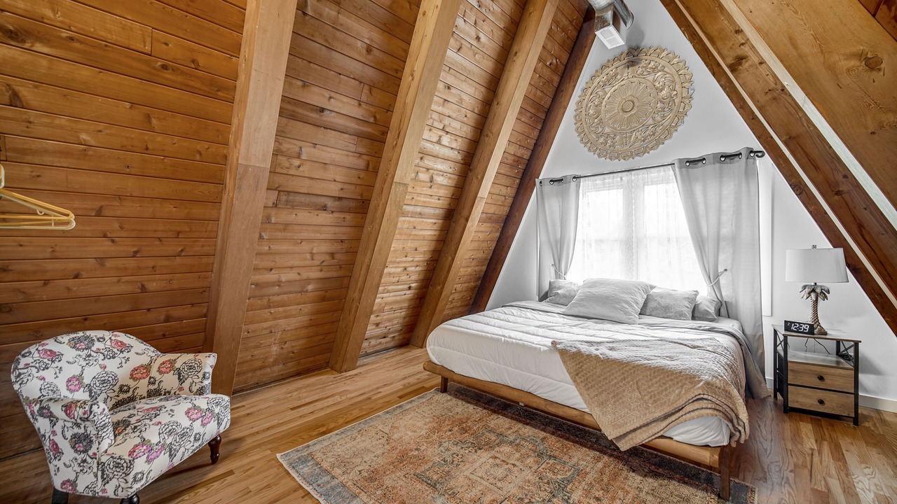 Photo of Bedroom in Culver