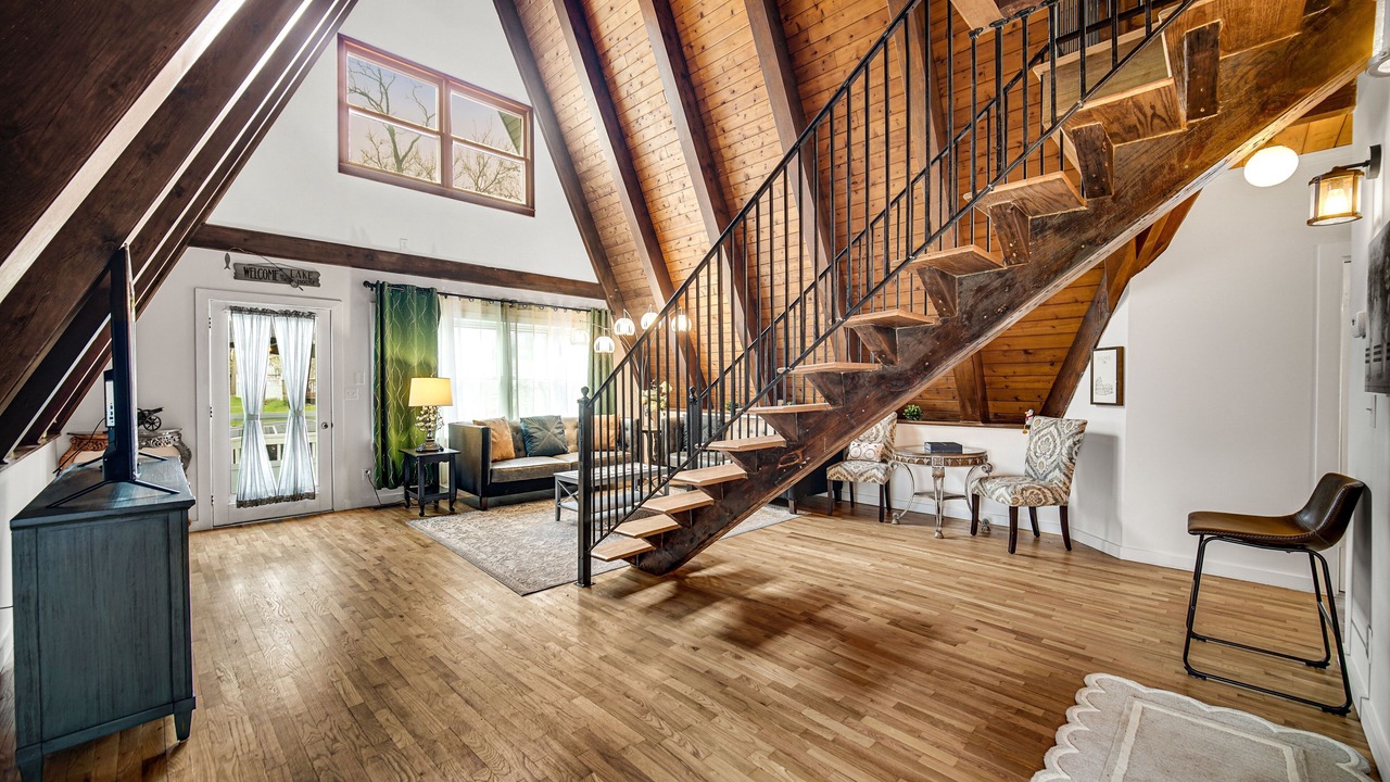 Photo of Livingroom in Culver