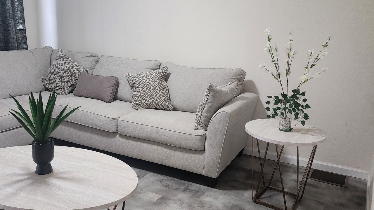 Photo of Livingroom in Utica