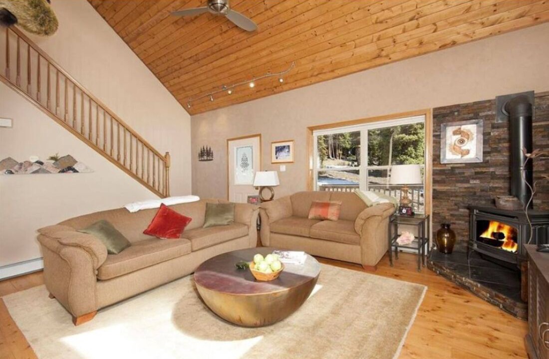 Photo of Livingroom in Quandary Village