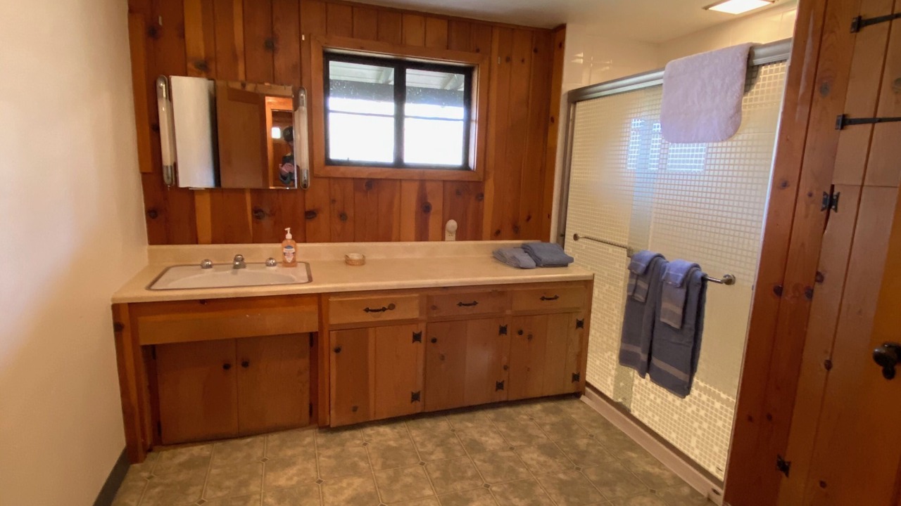 Photo of Bathroom in Meeker