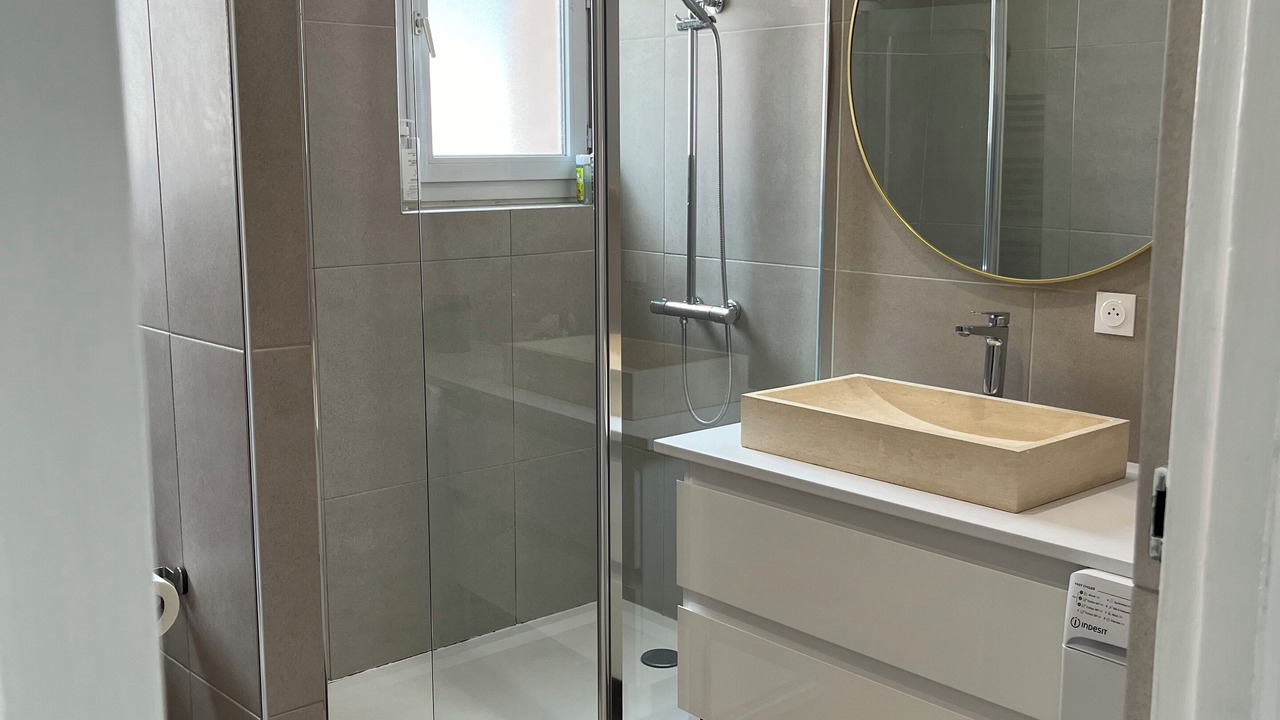 Photo of Bathroom in Faubourg-Raines