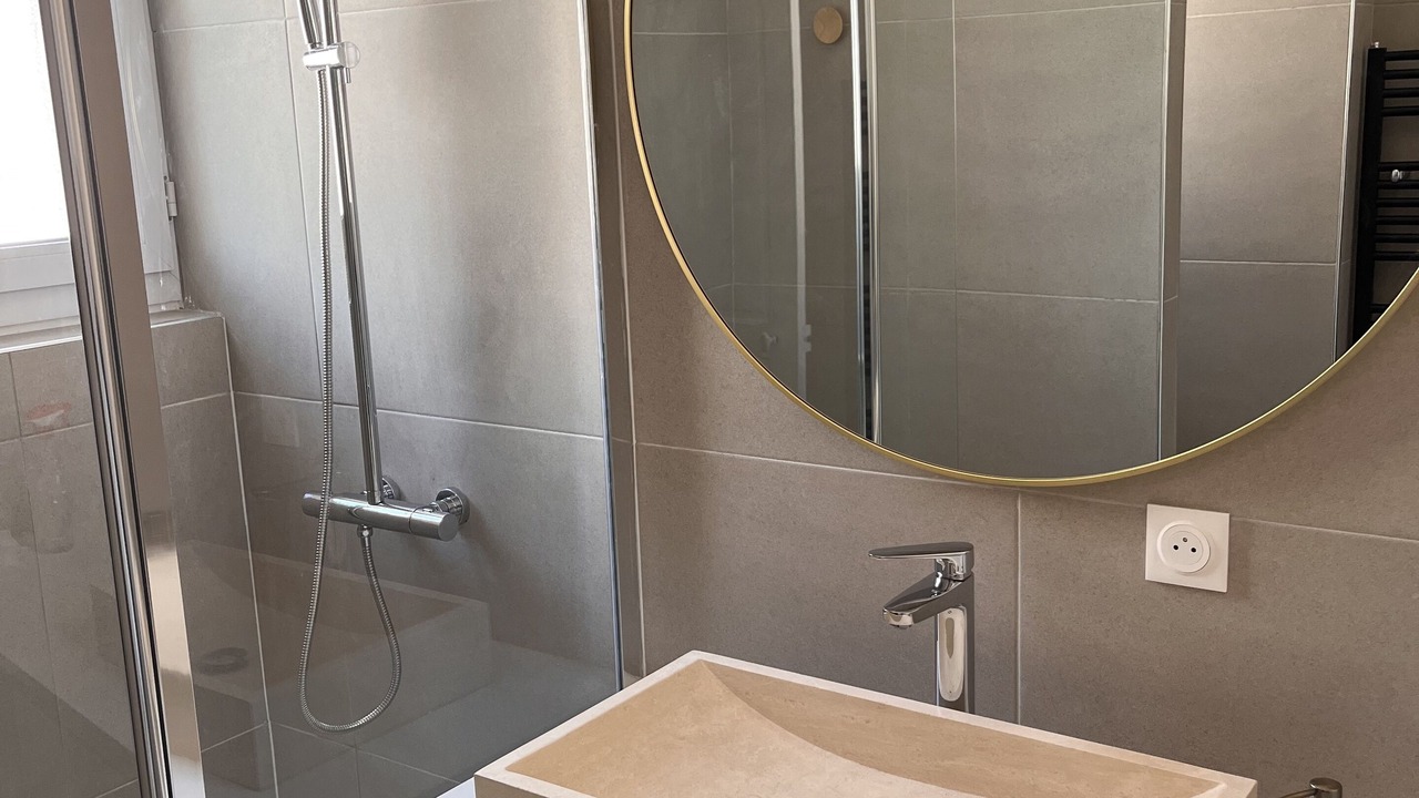 Photo of Bathroom in Faubourg-Raines