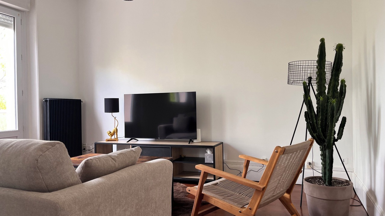 Photo of Livingroom in Faubourg-Raines