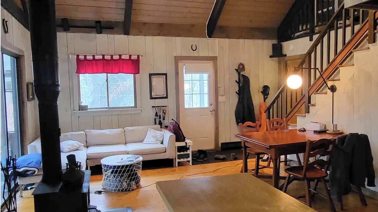 Photo of Livingroom in Sandisfield