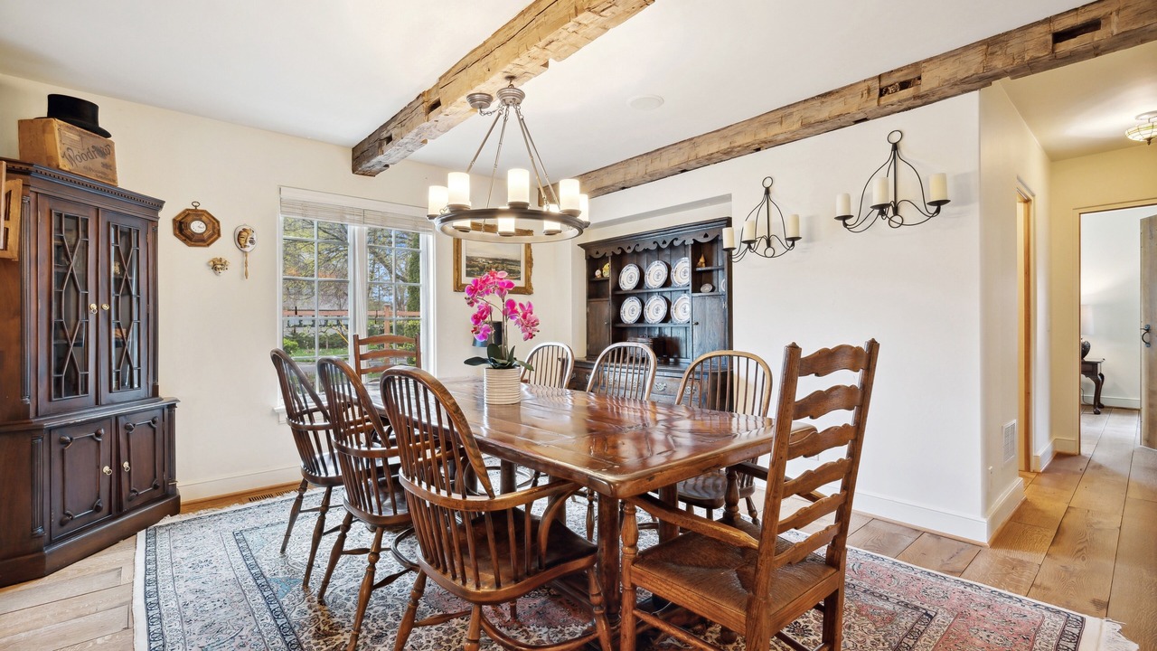 Photo of Livingroom in Evanston