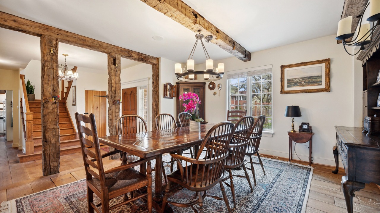 Photo of Livingroom in Evanston