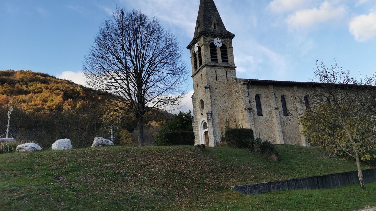 Photo of Others in Cras