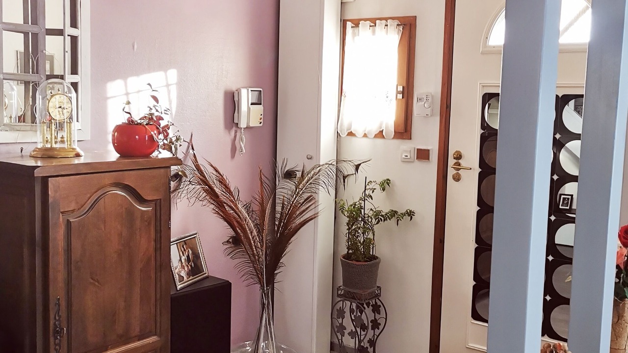 Photo of Others in Cras