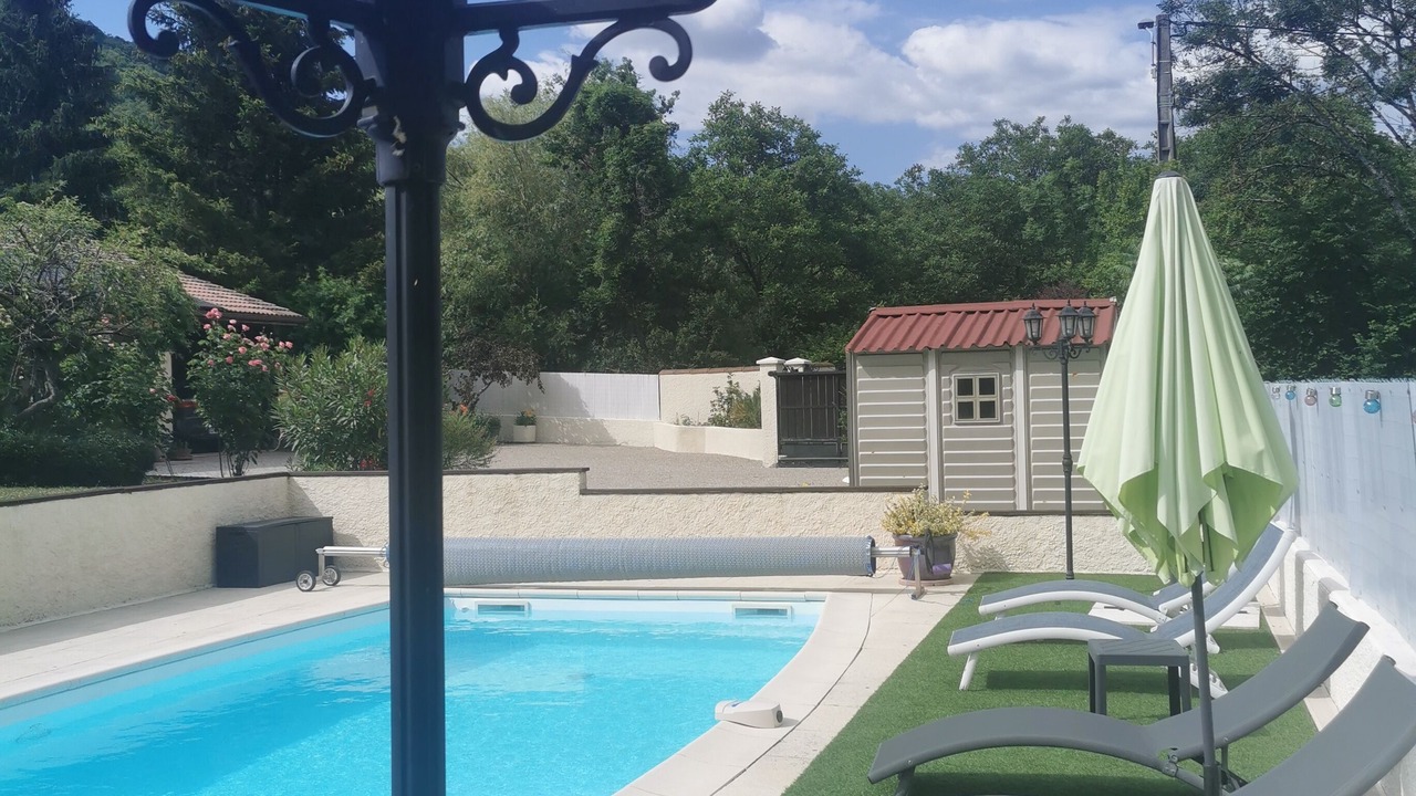 Photo of Outdoor in Cras