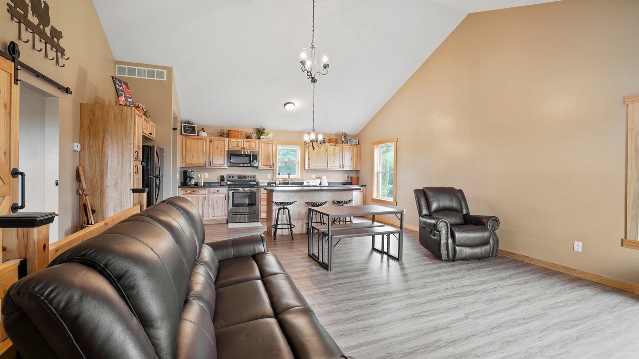 Photo of Livingroom in McArthur