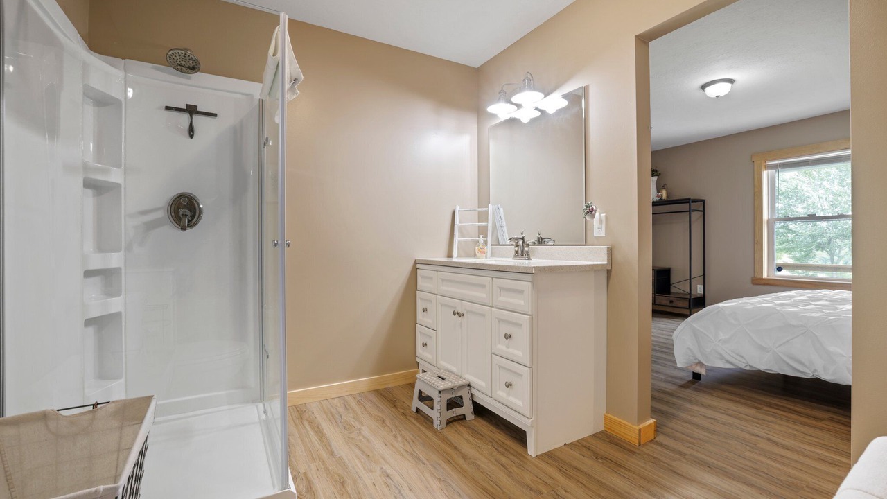 Photo of Bedroom in McArthur