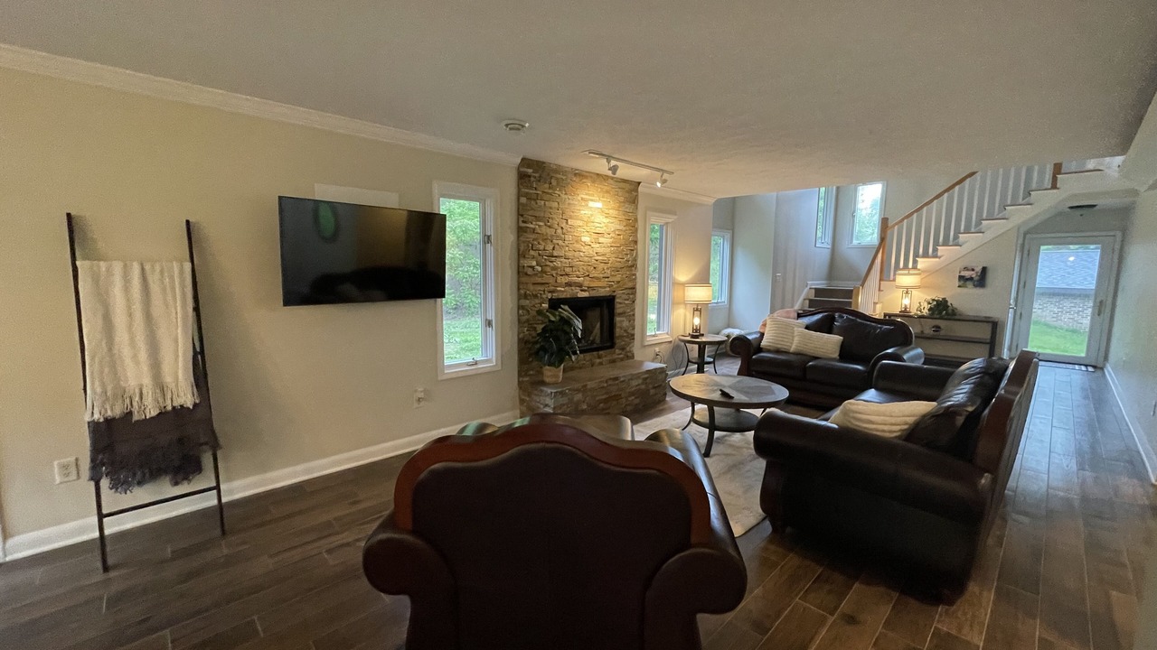 Photo of Livingroom in Monaca