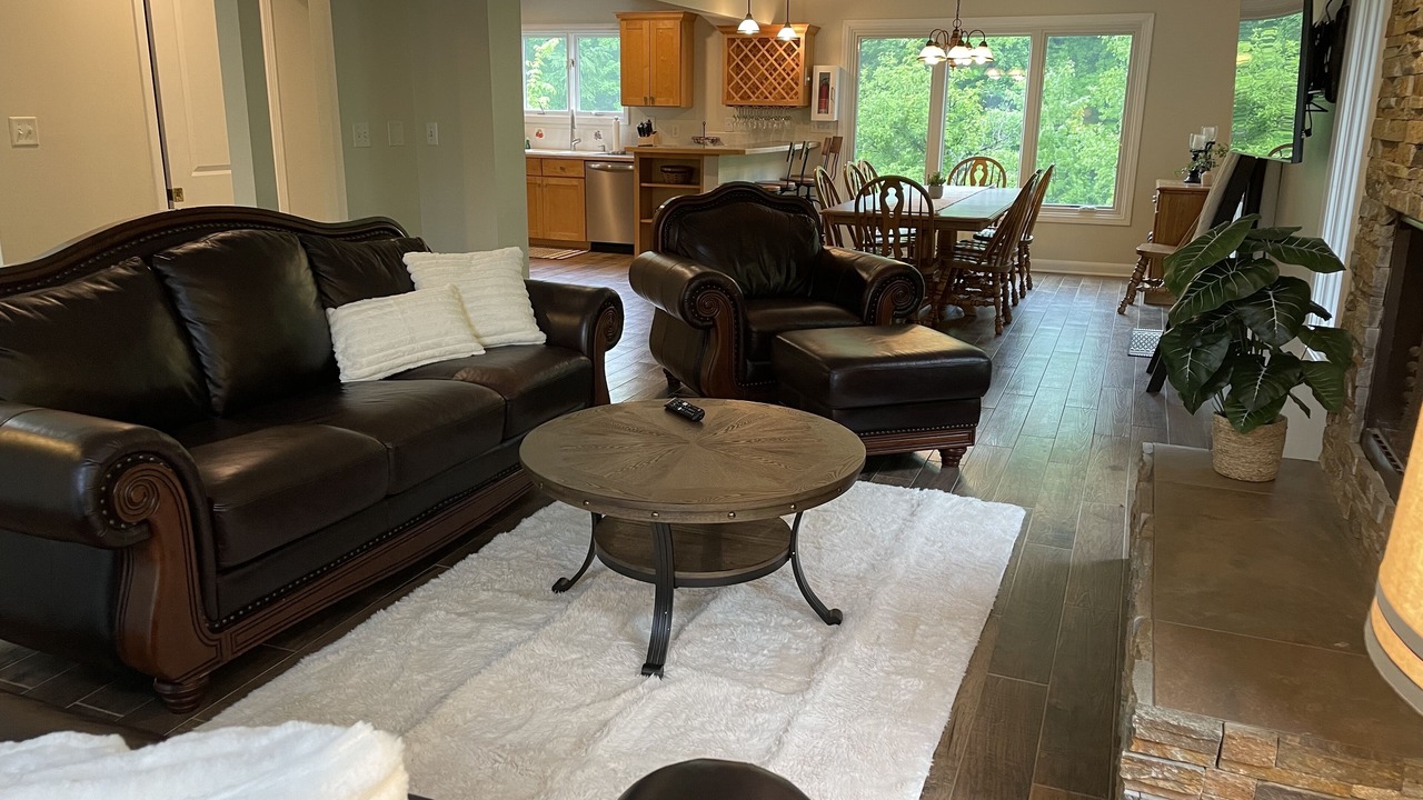 Photo of Livingroom in Monaca