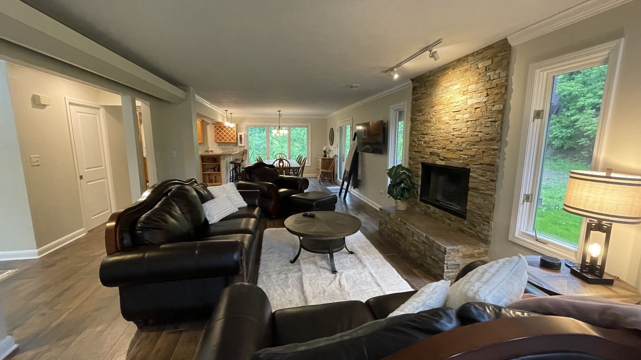 Photo of Livingroom in Monaca