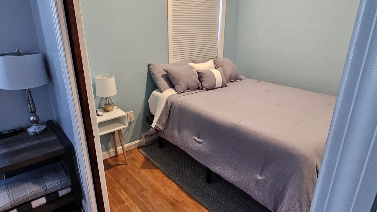 Photo of Bedroom in Columbus Park - Andrew Square