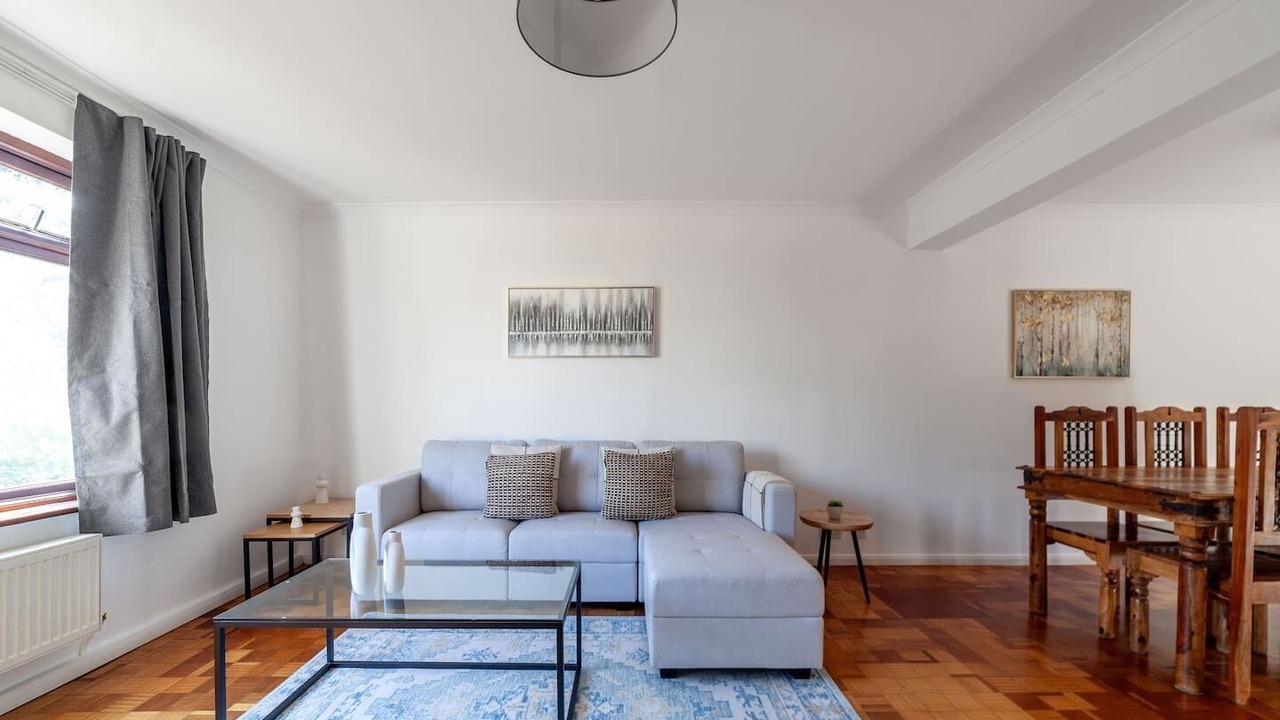 Photo of Livingroom in Ealing Broadway