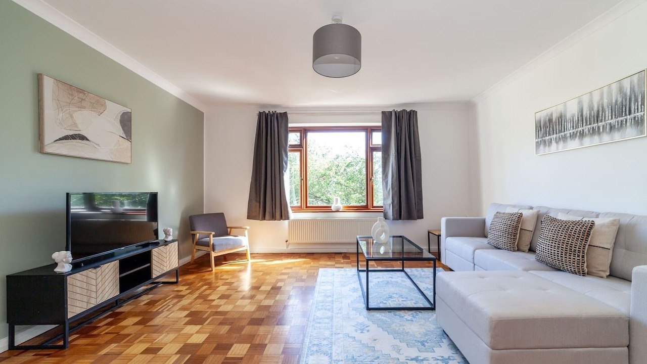 Photo of Livingroom in Ealing Broadway